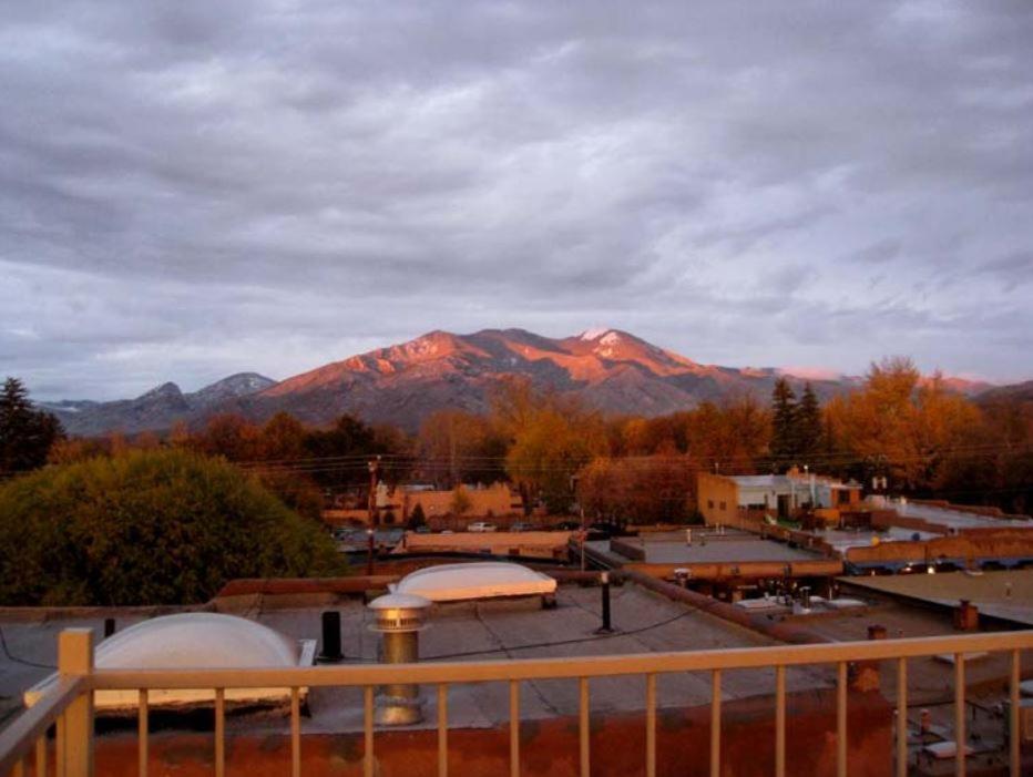 La Dona Luz Inn An Historic B&B Taos Kültér fotó
