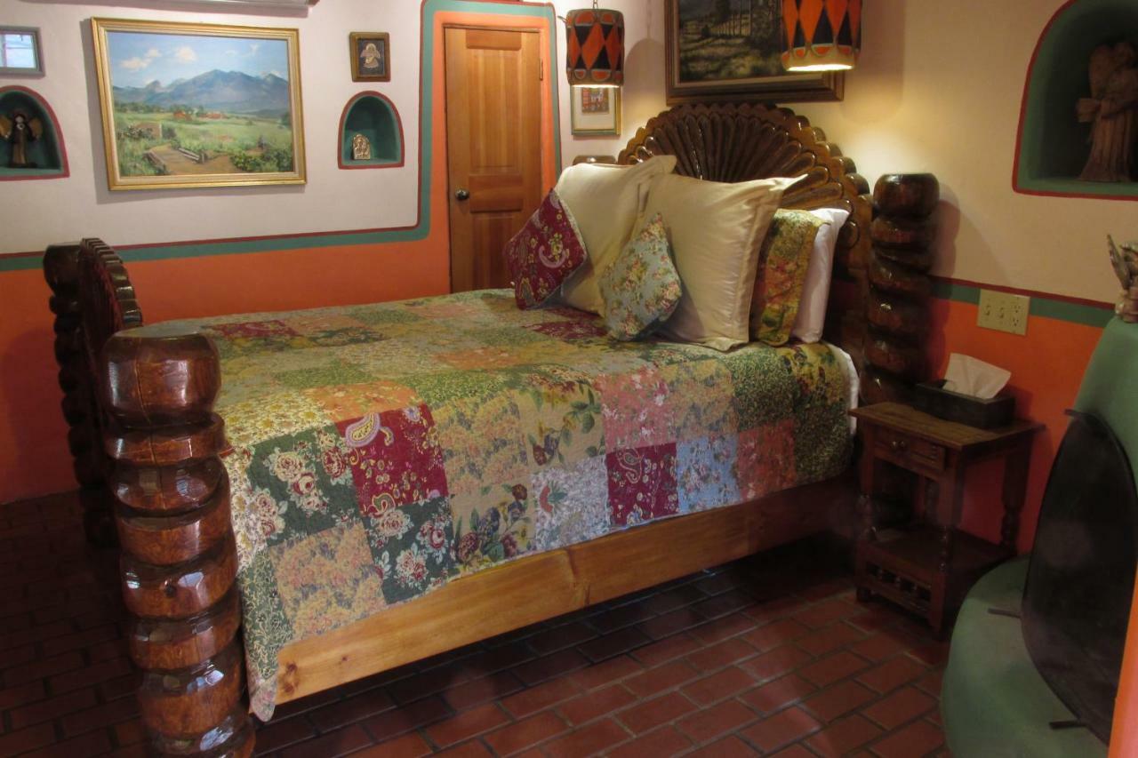 La Dona Luz Inn An Historic B&B Taos Kültér fotó
